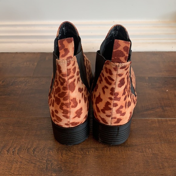 Cute mylu booties! Animal print with pointed toe - Picture 2 of 2